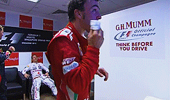 8d9419b4ee82564df3fbaed37f2f7f36.gif