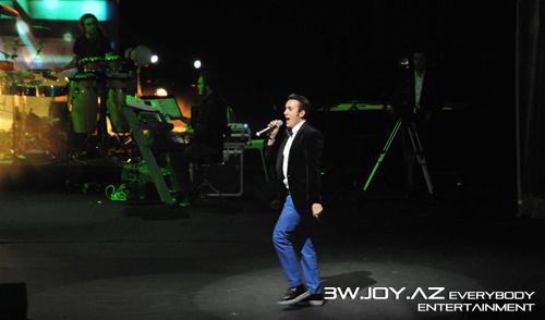 Mustafa Ceceli Bakıda konsert verdi Mustafa Ceceli Bakıda konsert verdi