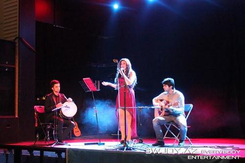 İngiltərəli ifaçı “Sarı gəlin”i belə oxudu İngiltərəli ifaçı “Sarı gəlin”i belə oxudu