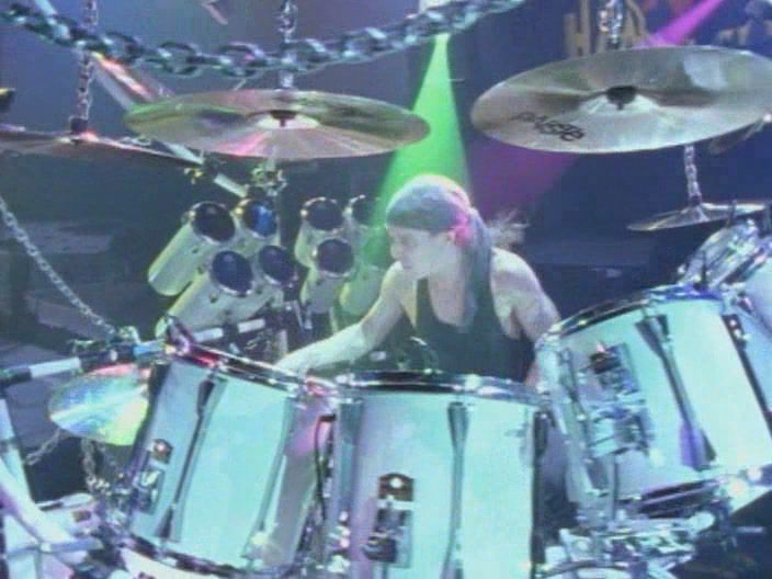 Queensryche-Operation.LIVEcrime.2001.XviD.DVDRip[14-09-34].JPG