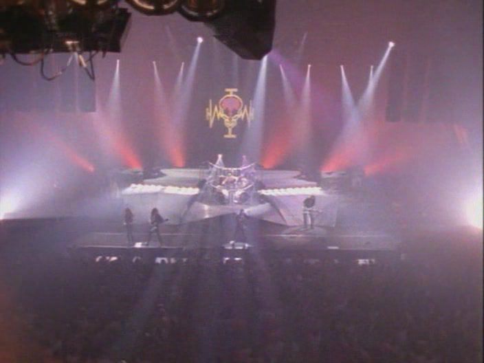 Queensryche-Operation.LIVEcrime.2001.XviD.DVDRip[14-08-31].JPG