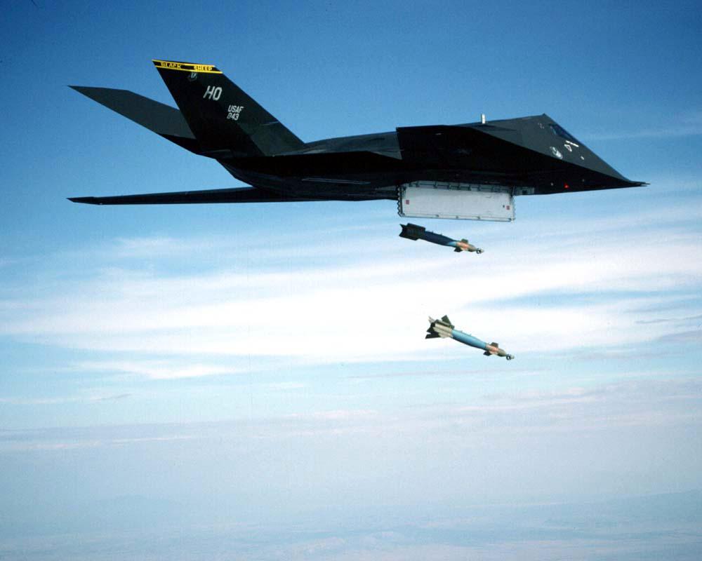 stealth_droppin_bombs.jpg