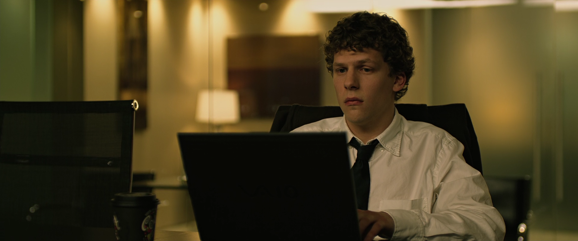 The feeling when. Джесси Айзенберг the social Network. Джесси Айзенберг социальная сеть. Джесси Айзенберг в роли марка Цукерберга.