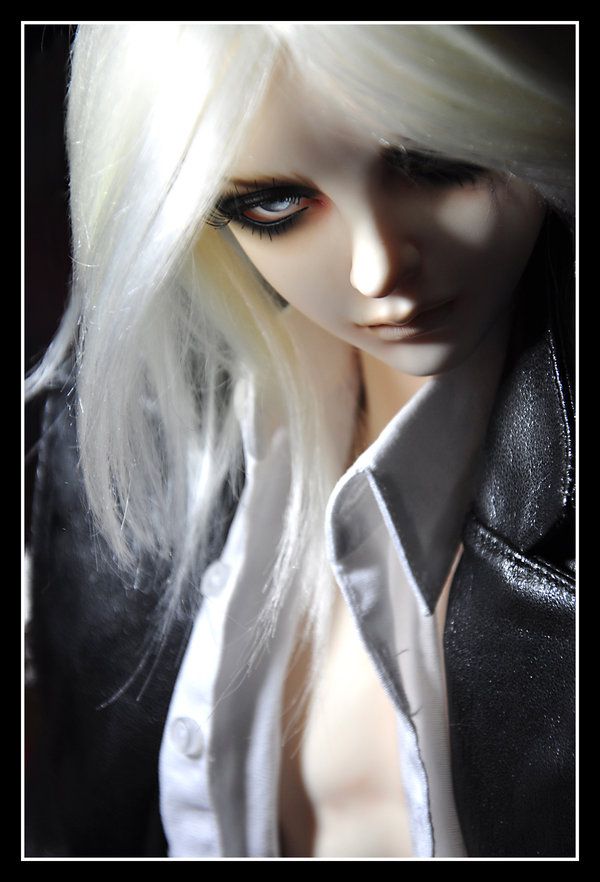 smoldering_eyes_by_anda_chan-d3jmbo1.jpg