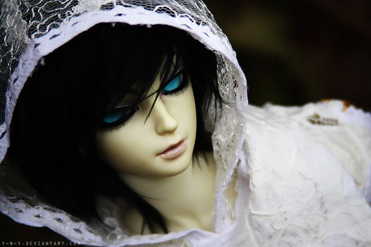 Корейские куклы БЖД. Одежда BJD Doll 1/3. БЖД куклы Наруто. Полу белая полу чёрная кукла в виде человека.