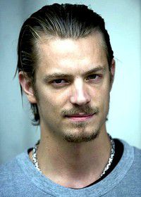 Юэль Киннаман