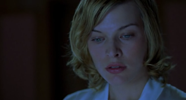 Resident.Evil.1.2002.BDRip.mp4_snapshot_00.10.50_[2012.03.12_16.52.43].png