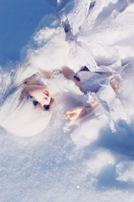 falling_snow_by_ria_photobook-d3chif5.jpg