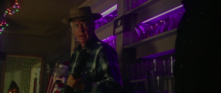 Feast.2005.HDRip.XviD.2200MB. rip by [Assassin's Creed].avi_snapshot_00.28.17_[2012.05.06_17.35.27].