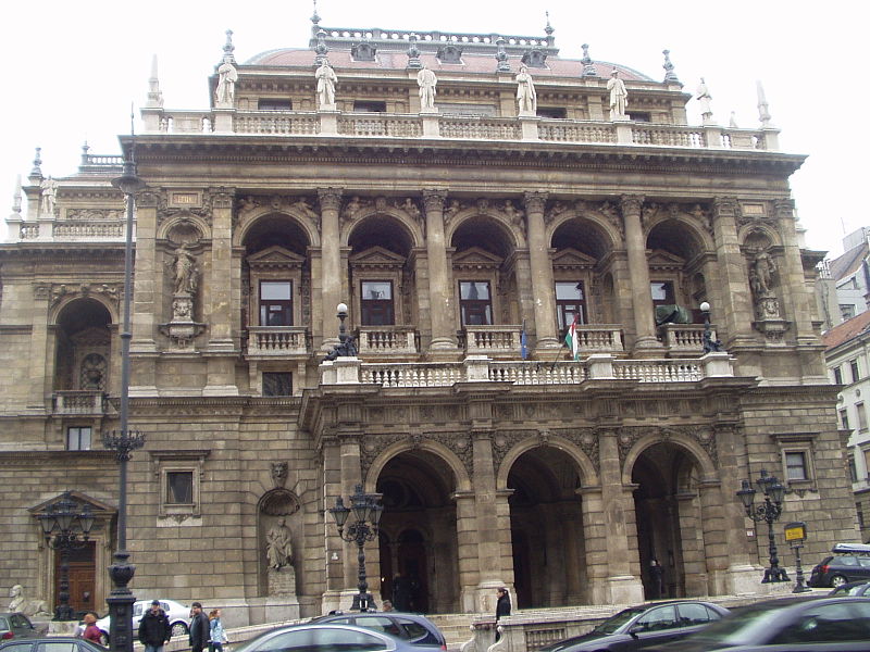 800px-Opera_theatre_Budapest_2.JPG