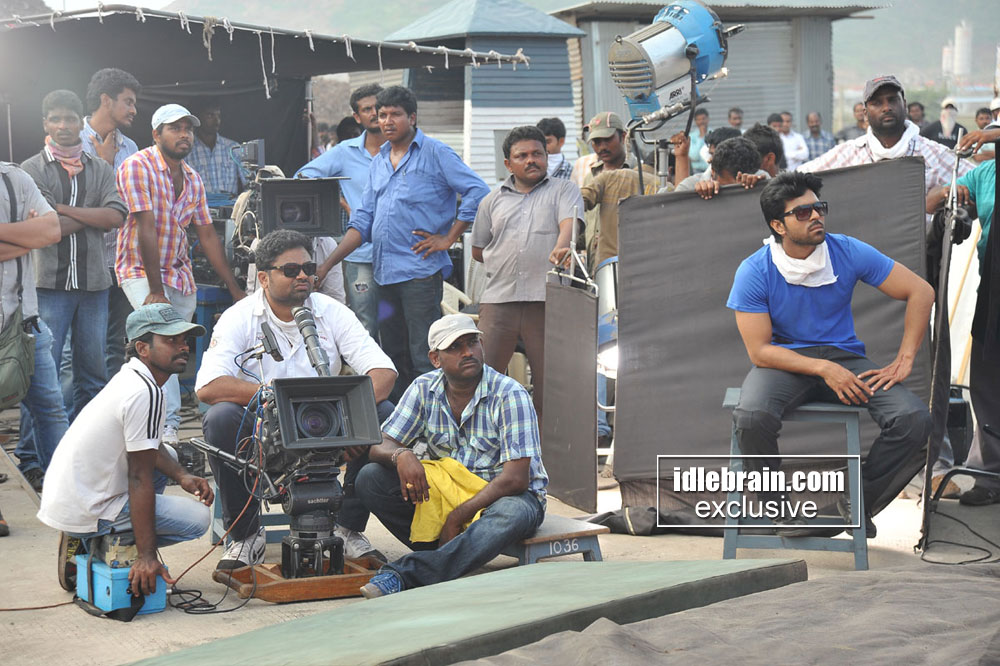 working-yevadu7.jpg