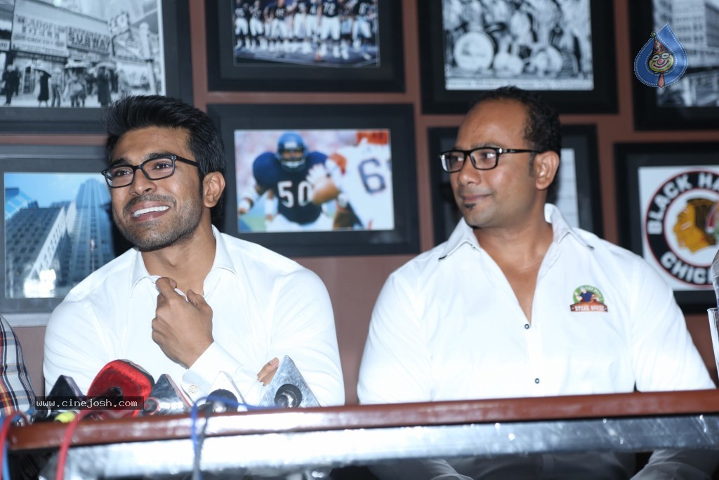 ram_charan_launches_steak_house_1204131108_077.jpg