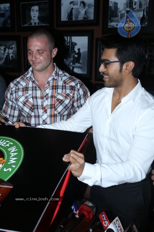 ram_charan_launches_steak_house_1204131108_036.jpg