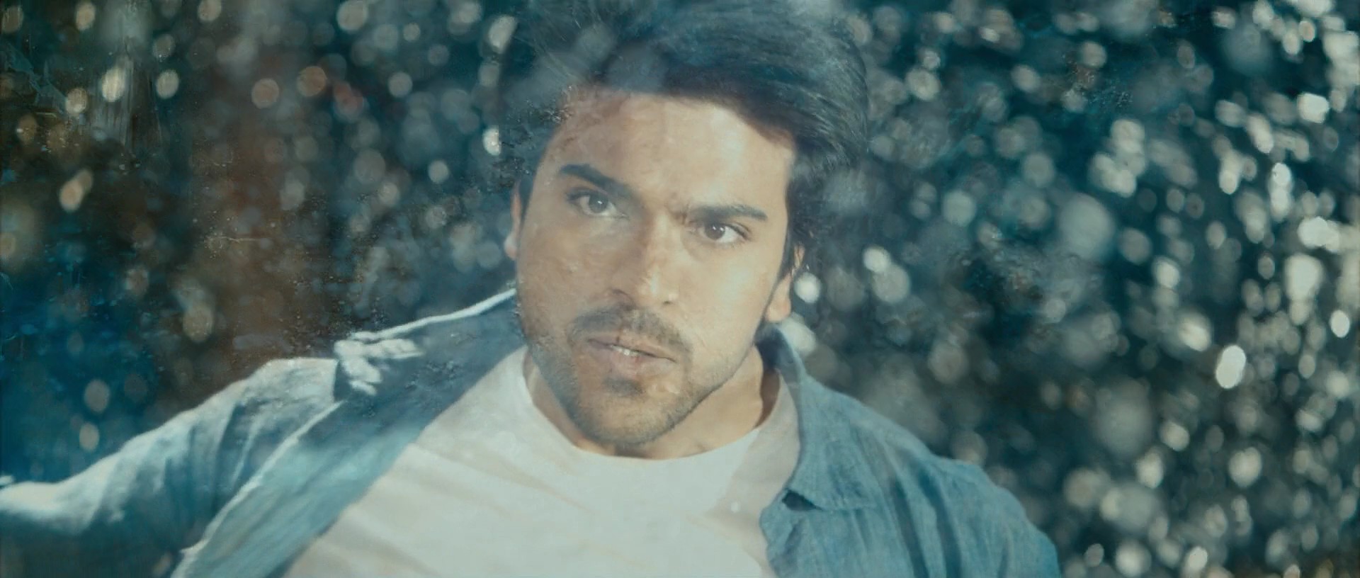 Naayak - Blu-Ray - 1080p - x264 - DTS - [DDR].mkv (0_41_01) 000055.jpg