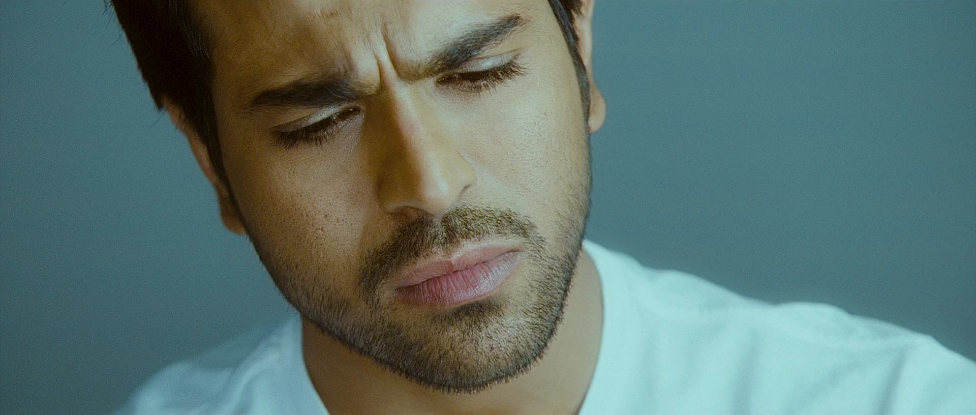 Naayak - Blu-Ray - 1080p - x264 - DTS - [DDR].mkv (0_16_32) 000608.jpg