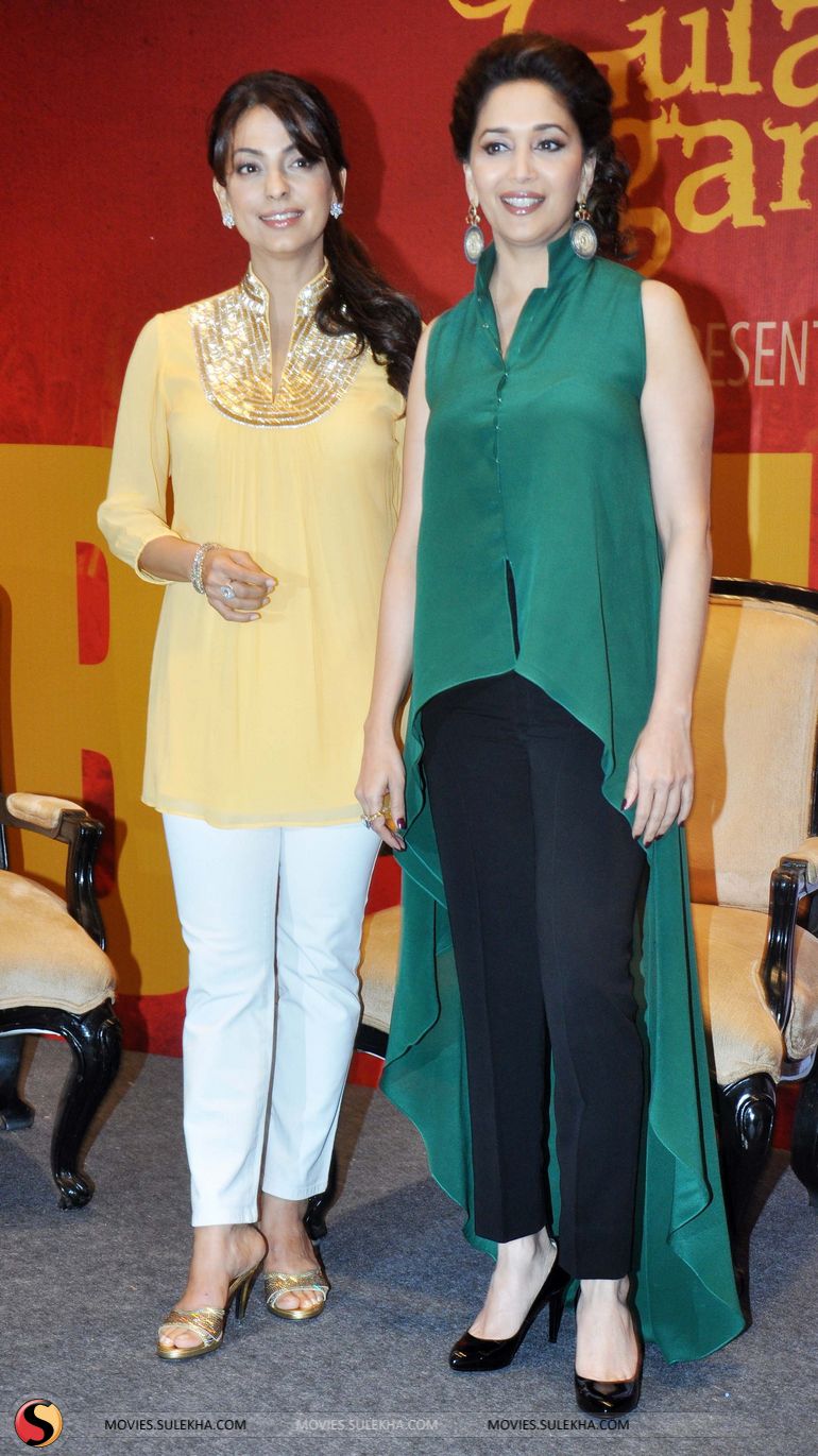 madhuri-dixit-and-juhi-chawla-at-believe-campaign-launch-stills014.jpg