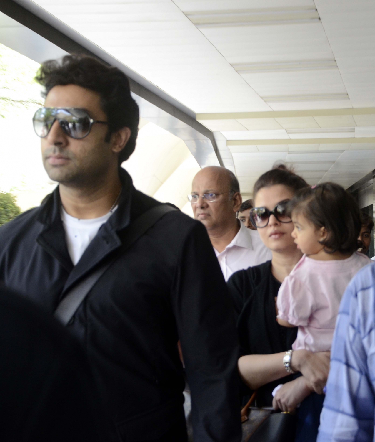 spotted-at-mumbai-international-airport (9).jpg