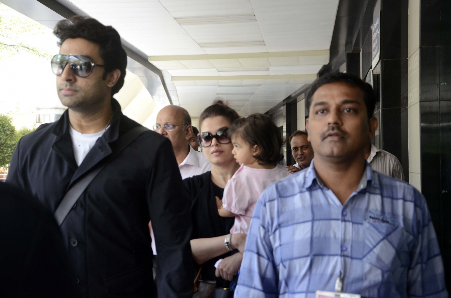 spotted-at-mumbai-international-airport (8).jpg