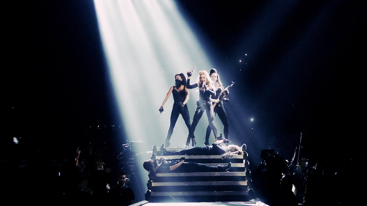 Madonna.The.MDNA.Tour.2012.720p.CMEGRoup[09-36-28].PNG