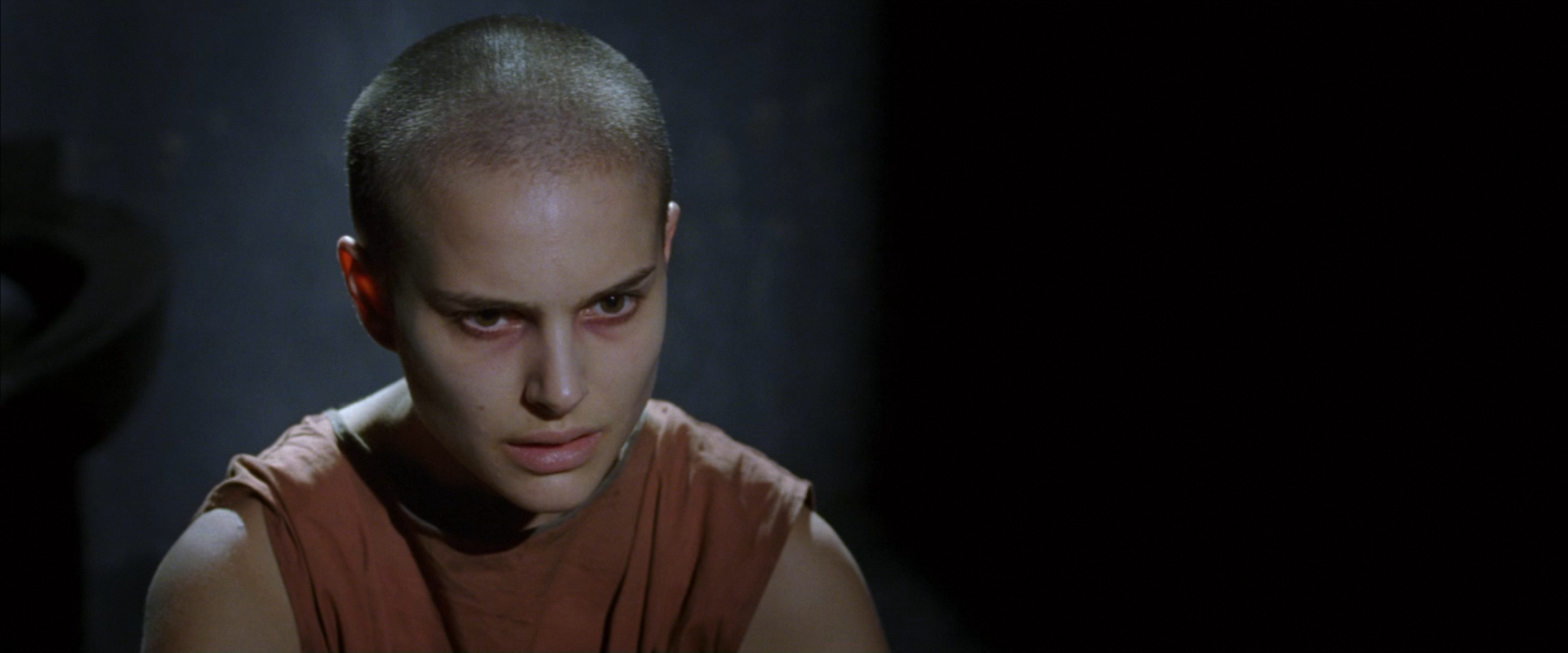 V.for.Vendetta.2005.1080p.BluRay.RusEngDTS.HDCLUB.mkv_snapshot_01.20.16_[2013.11.11_01.41.58].png