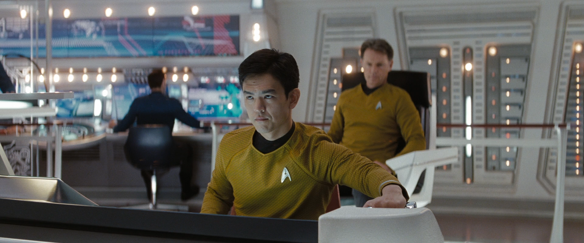 Star.Trek.2009.BluRay.1080p.x264.DTS-WiKi.mkv_snapshot_00.40.55_[2013.11.11_00.31.43].png
