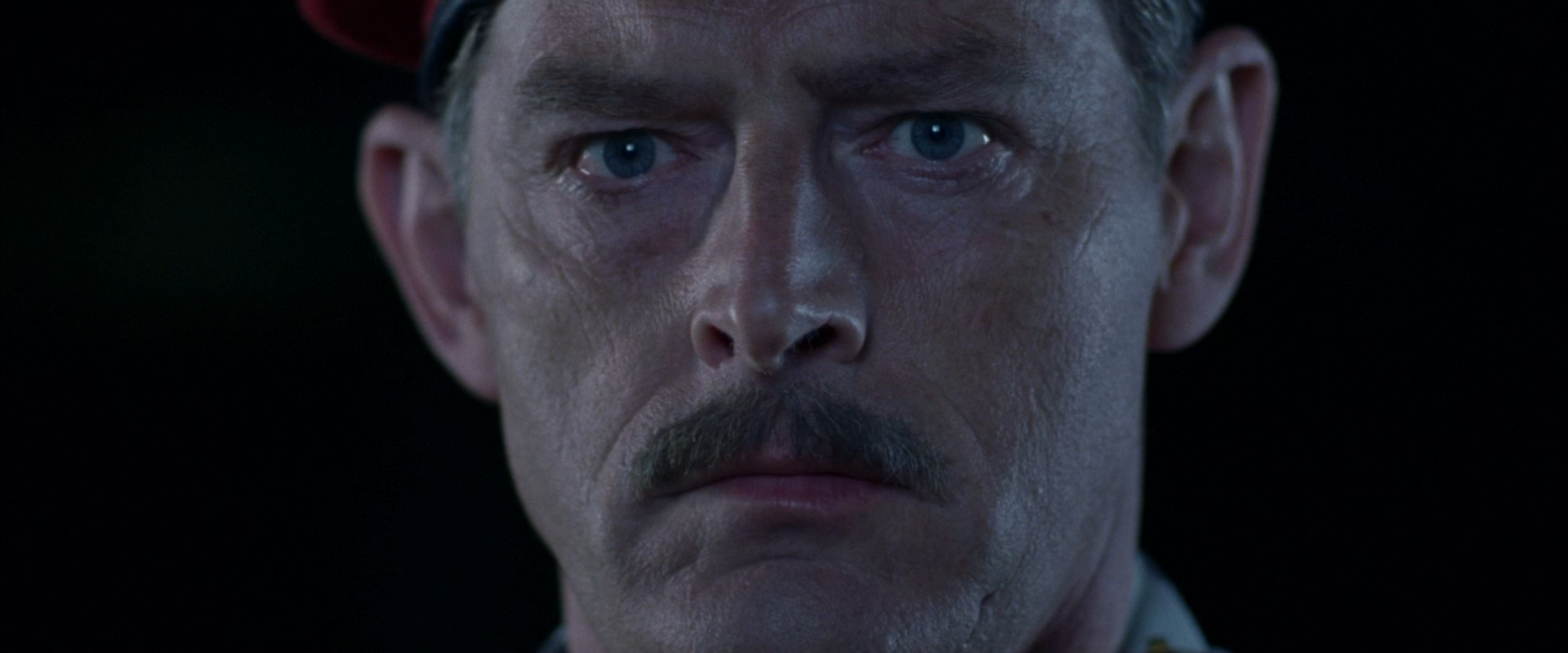 V.for.Vendetta.2005.1080p.BluRay.RusEngDTS.HDCLUB.mkv_snapshot_02.01.41_[2013.11.11_01.42.29].png