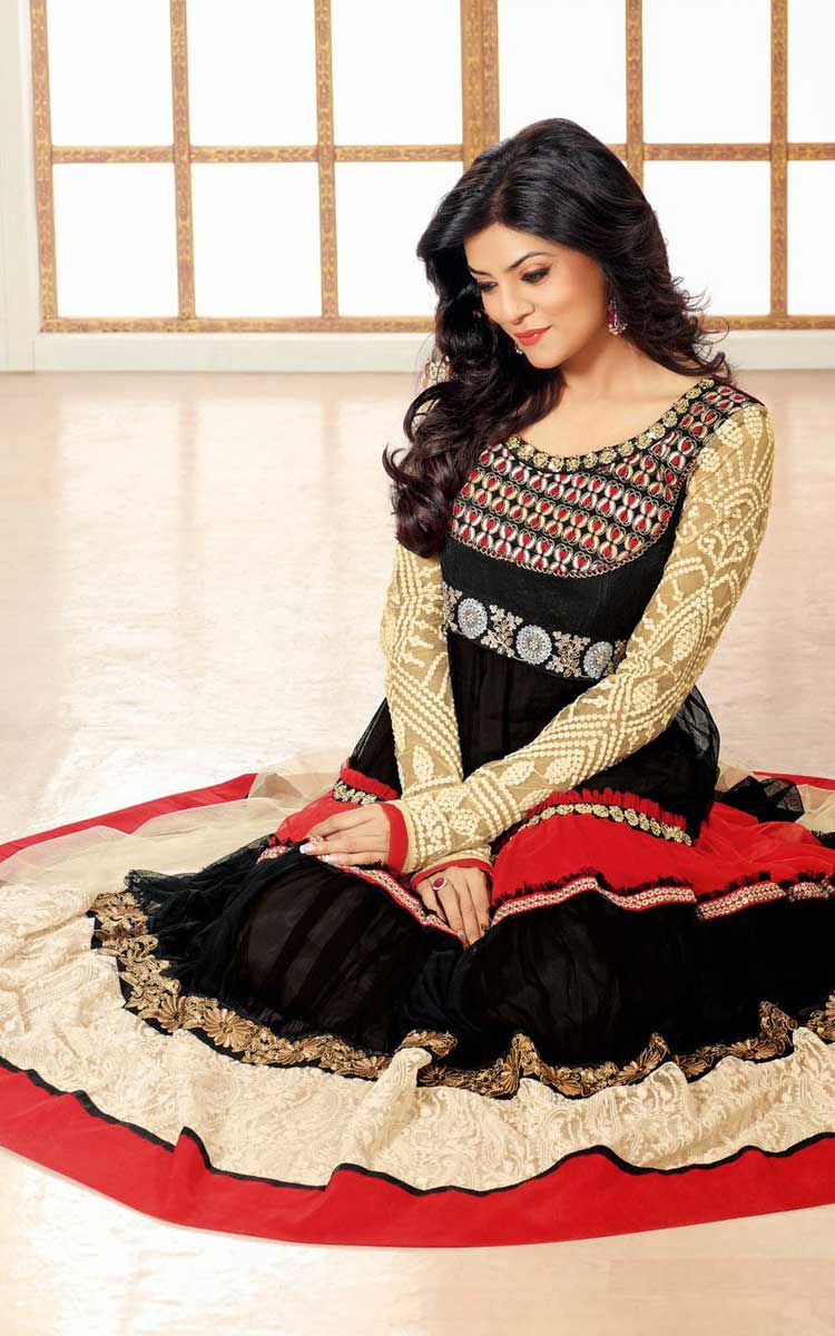 Ayesha takia в анаркали