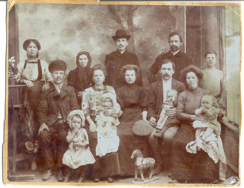 До 1917 года_Неизвестное семейство.jpg