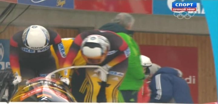 Бобслей  Кубок мира  Этап в Швейцарии  Женщины  1-й заезд  Спорт.avi_20140112_041053.662.jpg