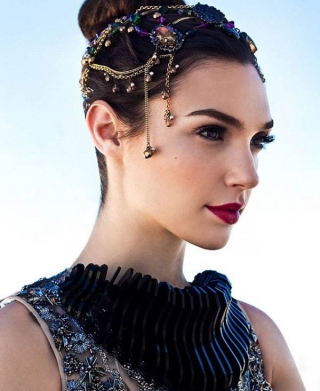 kinopoisk.ru-Gal-Gadot-2311625.jpg