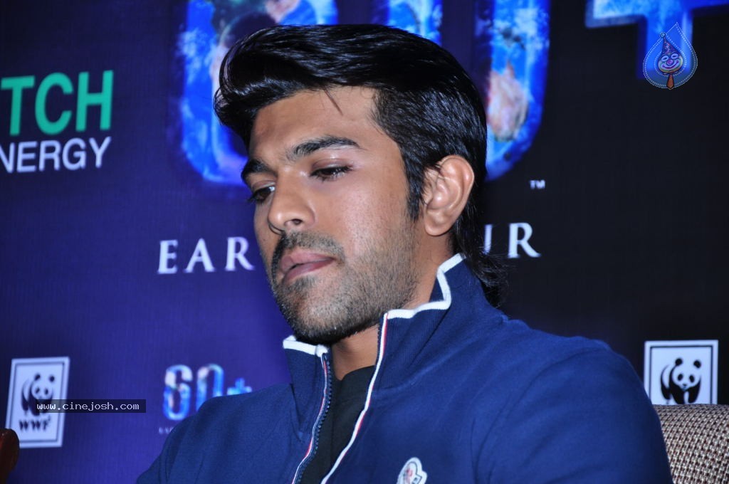 ram_charan_at_earth_hour_2014_event_0703140754_0108.jpg