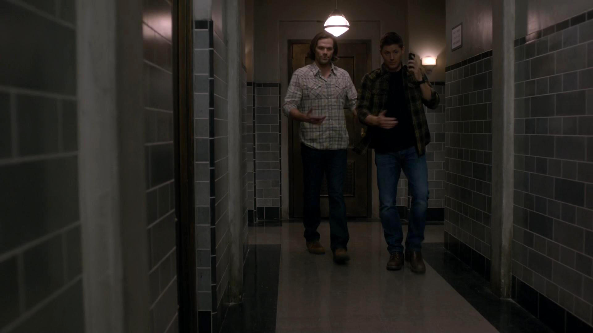 10x10 The Hunter Games.mkv_snapshot_16.16_[2015.01.25_04.59.20].jpg