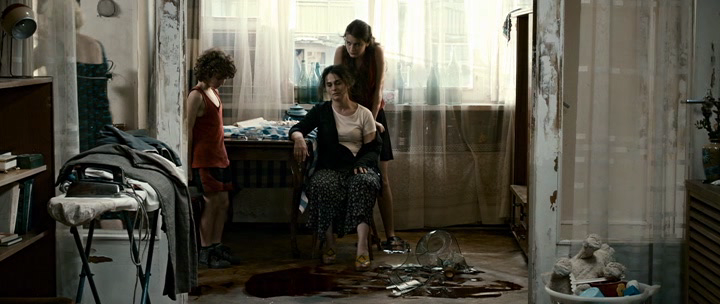 In.Bloom_Eka.&.Natia.2013.dvdrip_[1.46][(021101)10-52-35].PNG