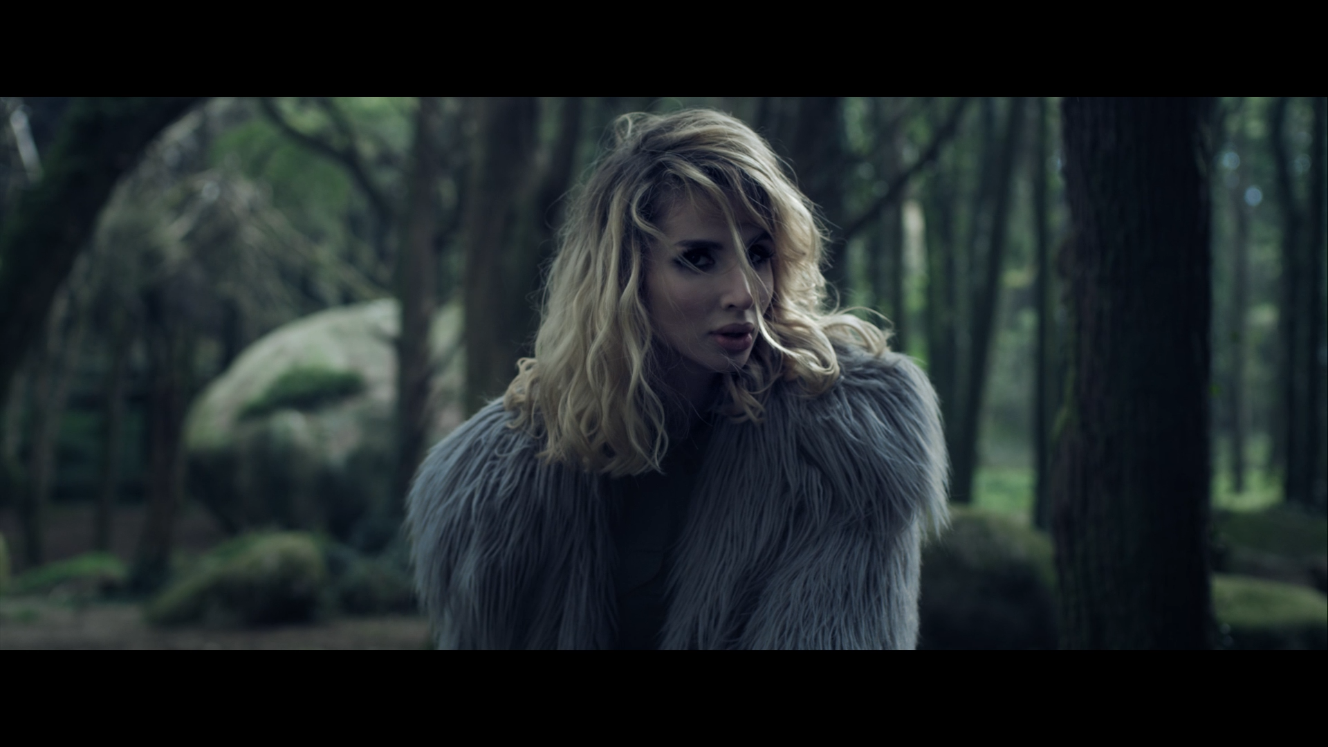 ПРЕМЬЕРА! Loboda (Светлана Лобода) - Не нужна (2015, Master 1080i, Клип, 07.03.2015).mov_snapshot_03.03_[2015.08.12_20.48.09].png