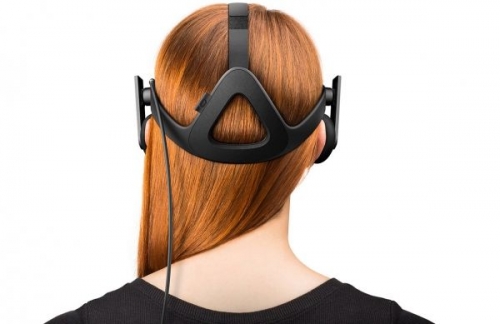 sm.oculus_vr_virtual_reality_oculus_rift_game_gamer_redhead_gal_unimpressed.600.jpg