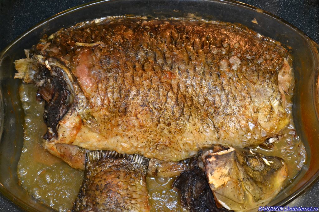 Линь в духовке. Карп запеченный на решетке. Линь рыба фото мяса. Рыба Линь как чистить и готовить.