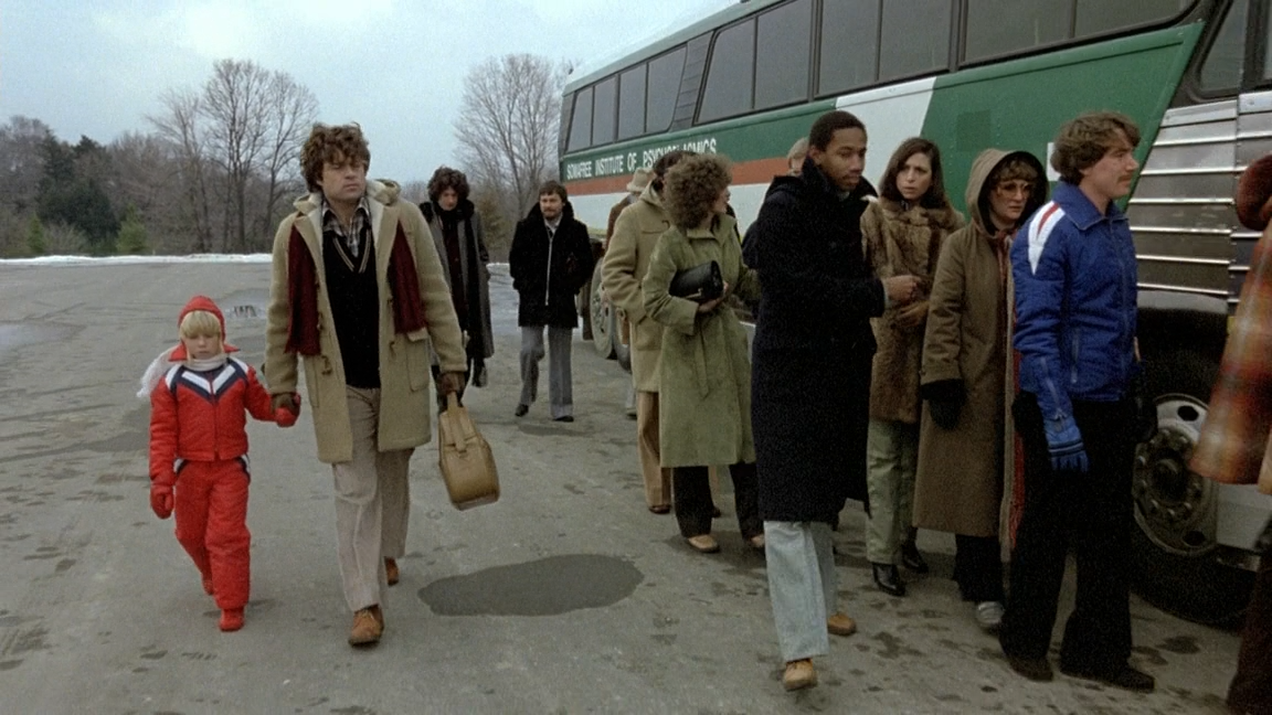 The Brood.1979.BDRip-AVC.eFK tRuAVC.mkv_snapshot_00.06.00_[2015.09.09_12.43.50].png