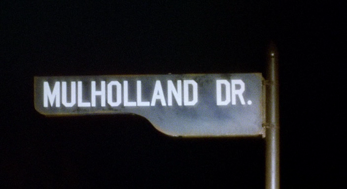 Mulholland Dr.2001.Criterion.bdrip_[2.18]_[teko][(004432)10-38-16].PNG