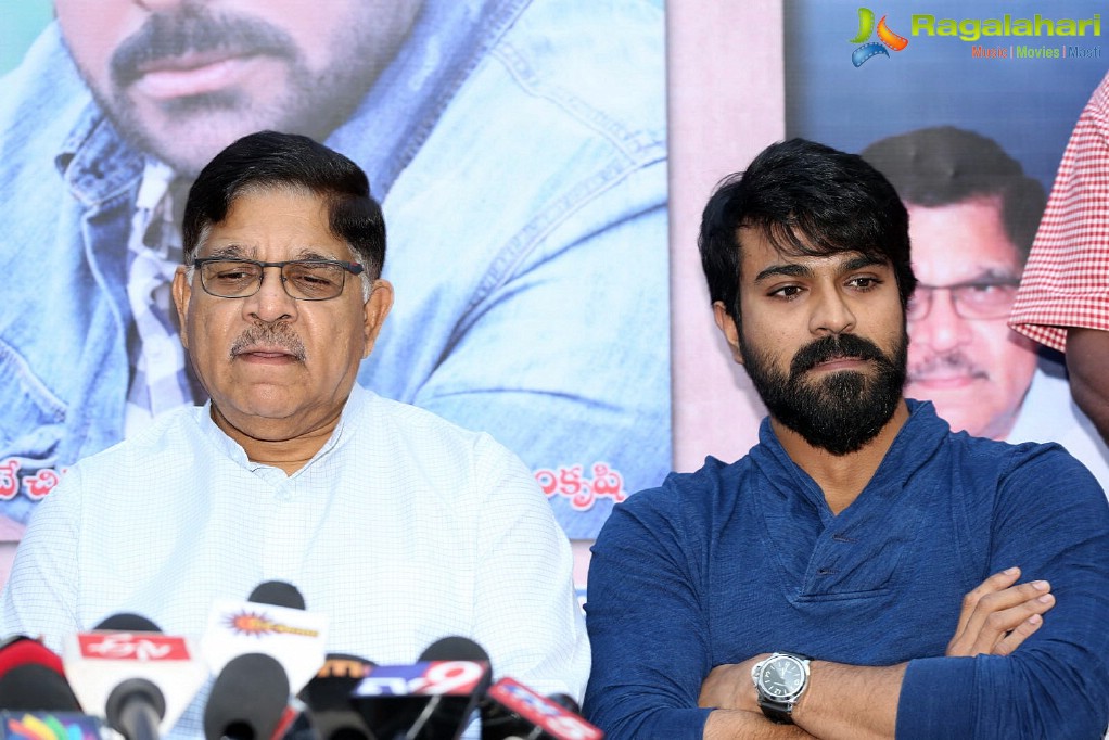 chiranjeevi-book-launch-by-ramacharan11.jpg