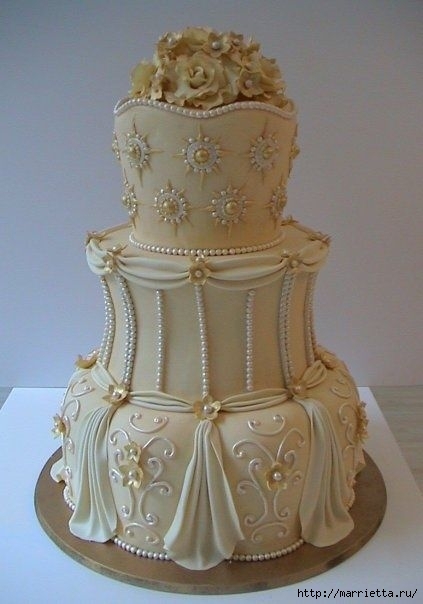 103053026_Samuyy_krasivuyy_svadebnuyy_tort__44_.jpg