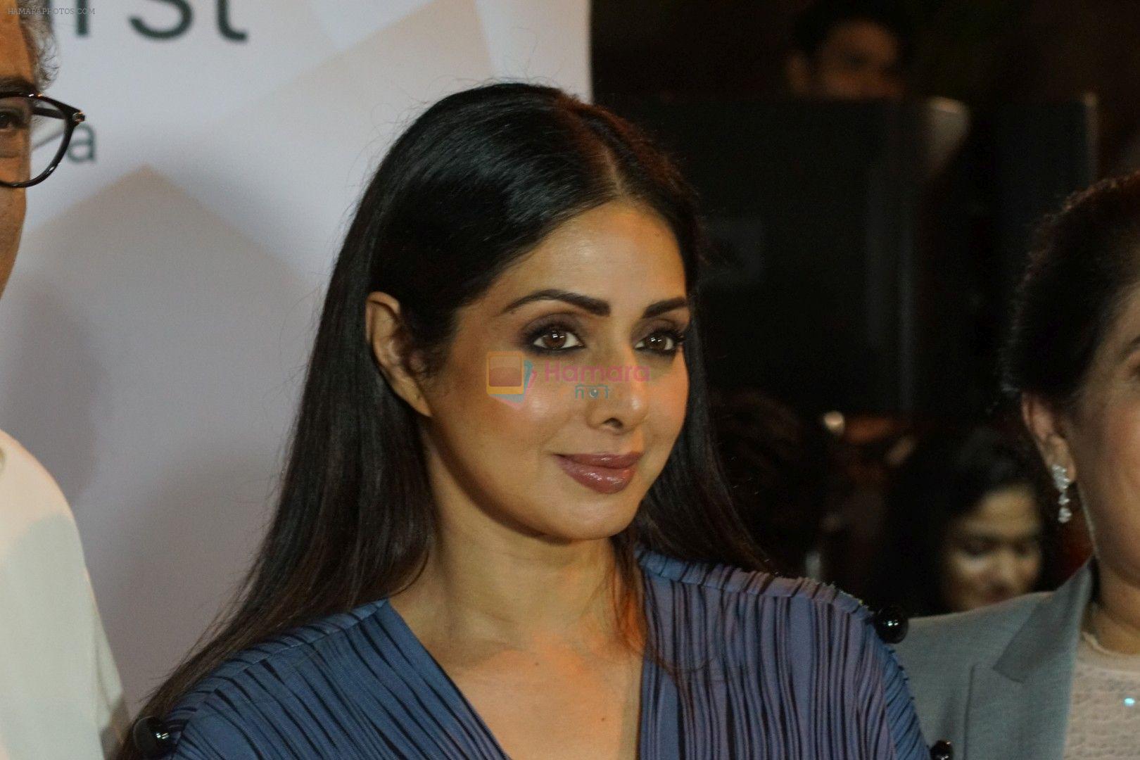 hpse_fullsize__2632638165_Sridevi at the Launch Of IPhone 8  IPhone 8+ At iAzure on 29th Sept 2017 (49).JPG_59d21f40c21c1.JPG