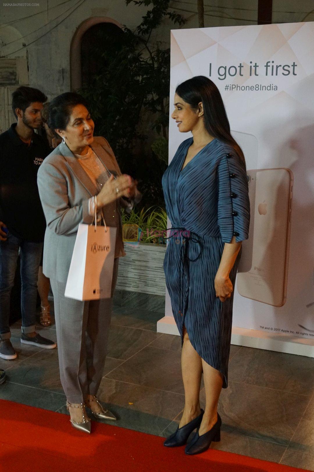 hpse_fullsize__3861943841_Sridevi at the Launch Of IPhone 8  IPhone 8+ At iAzure on 29th Sept 2017 (48)_59d21ccb5f691.JPG