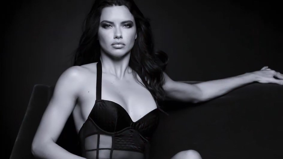 Adriana-Lima-Sexy-18-thefappeningblog.com_.jpg