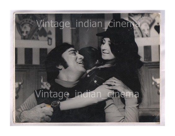 Original-Bollywood-Rare-photo-Sunil-dutt-Saira-In-Nehle.jpg