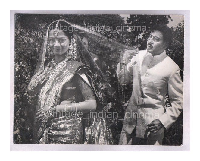 Original-Bollywood-Rare-photo-Parikshit-zarina-In-Lal-chunariya.jpg