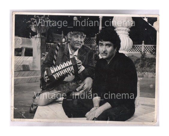 Original-Bollywood-Rare-photo-Raj-kapoor-Radhir-In-Dharam.jpg