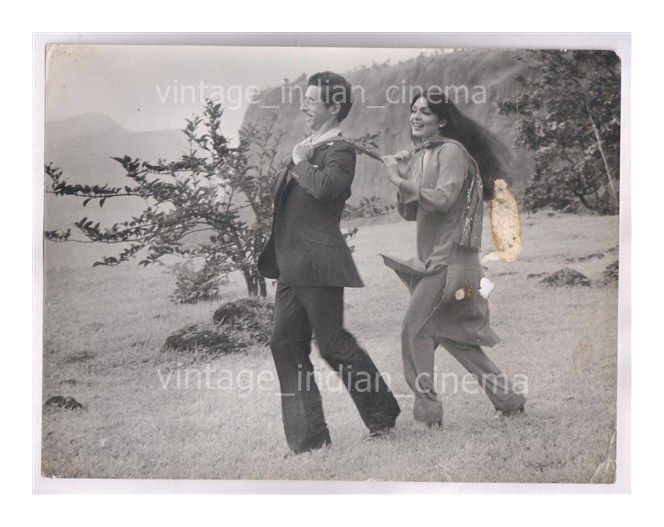 Original-Bollywood-photo-Naseeruddin-Parveen-In-Dil-akhir-dil.jpg