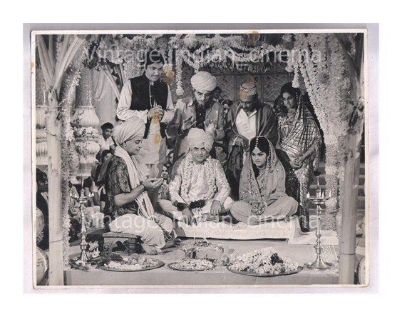 Original-Bollywood-Actor-photo-Jitendra-Leena-In-Jawaab-1970.jpg