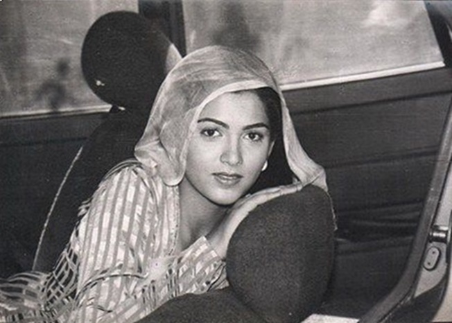 Original-Bollywood-photo-Khushboo-In-Gagan-1990.jpg