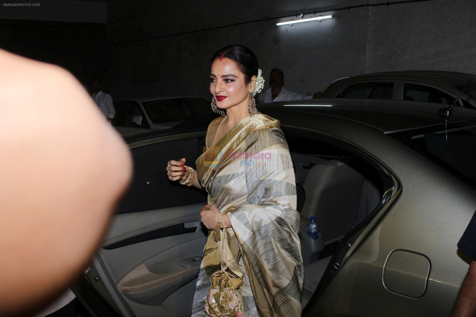 hpse_fullsize__3791659760_Rekha at the Red Carpet and Special Screening Of Tumhari Sulu hosted by Vidya Balan on 14th Nov 2017 (93)_5a0bcd82c88bb.JPG